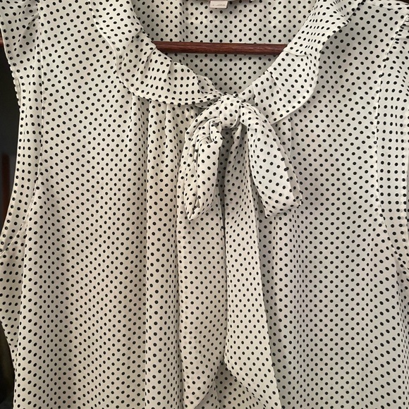 LOFT Polka Dot Sleeveless Blouse L – Ruffle & Tie Neck, Classic Chic - Picture 5 of 5